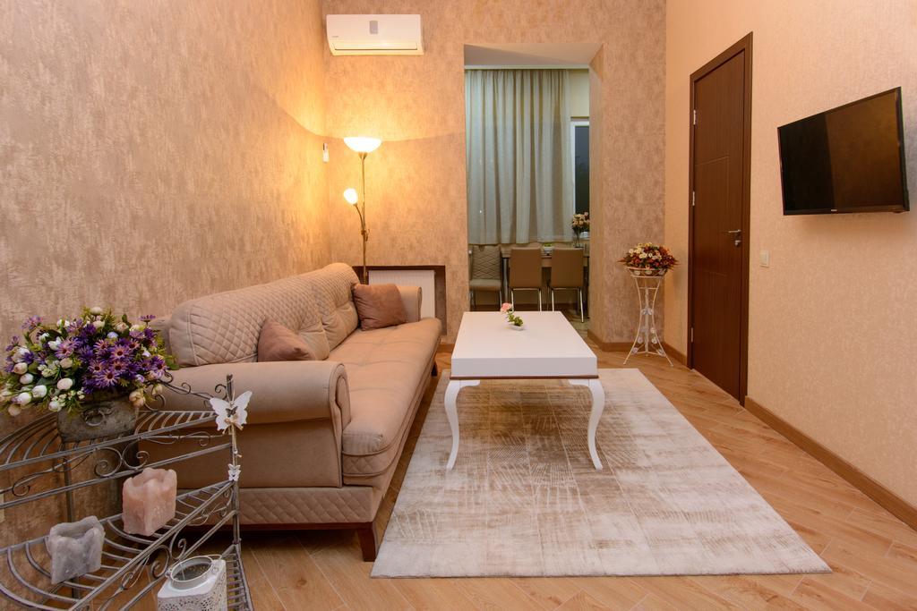 Dat Exx Apartments On Marjanishvili Tbilisi ภายนอก รูปภาพ